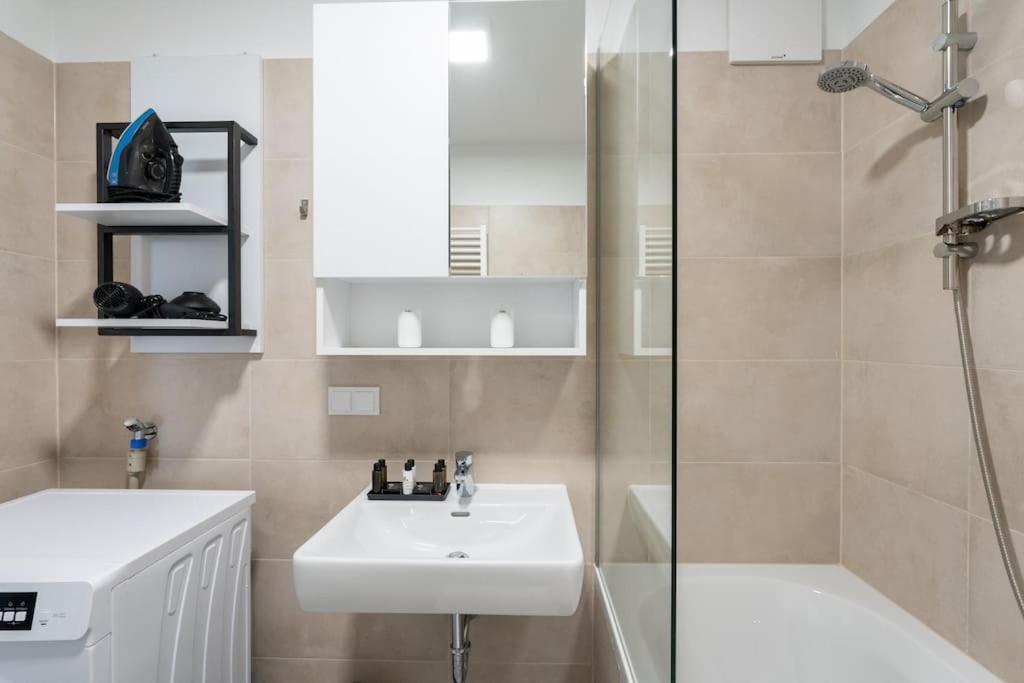 Cute 1Br Hideaway & City Quick By Hm Вена Экстерьер фото